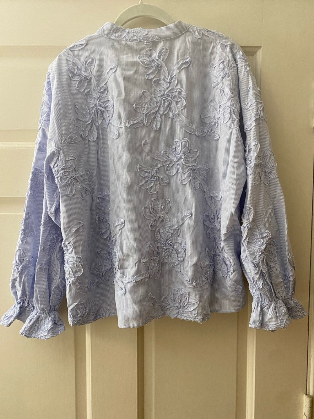 Zara embossed floral Light Blue V-Neck vertical stripe blouse with ruffle sleeve - Picture 5 of 9